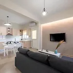 Fofi's Elegant Apartment